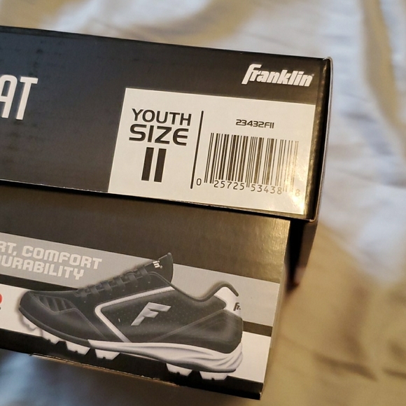 Baseball  cleats. - Picture 5 of 5